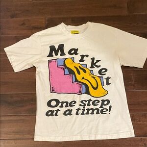 Men’s street wear t shirt Market size M white the smiley company